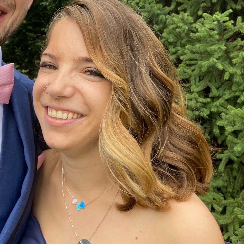 Meet your Posher, Hannah ✨
